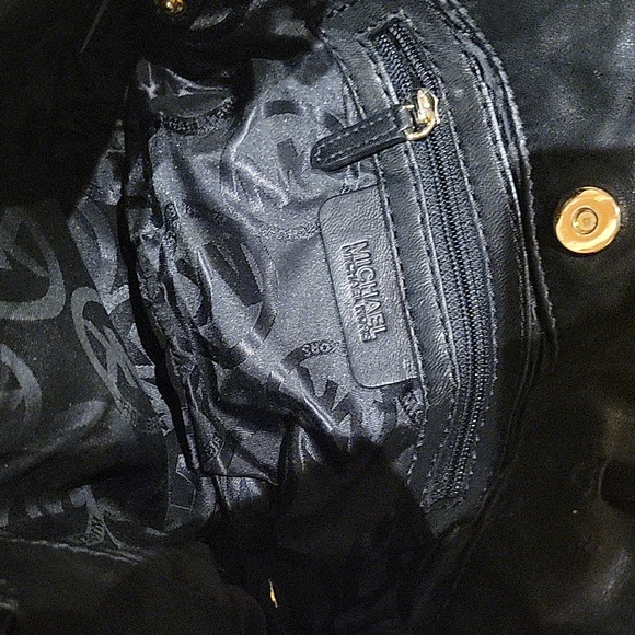 Elegant Black and Gold Chain Women's Bag - Picture 6 of 7